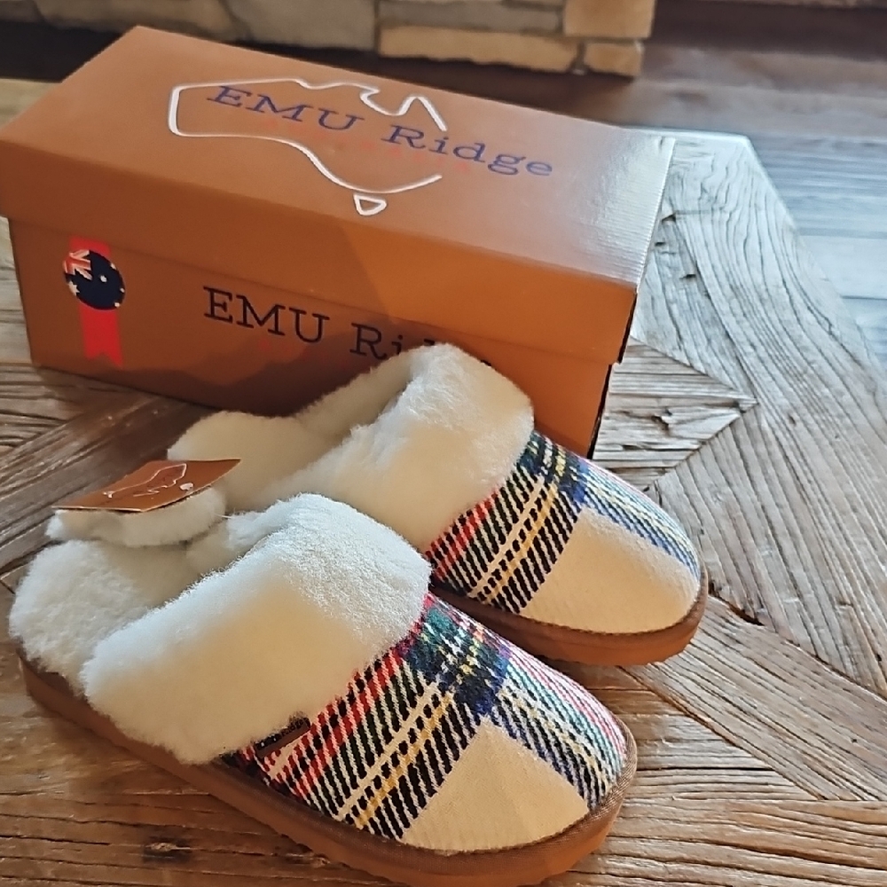 Women's Plaid Slippers - White and Brown
